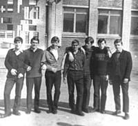 10.04.1970 г. Команда 10А класса, занявшая 1-е место по волейболу и 2-е место по баскетболу на первенстве школы.