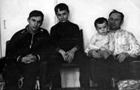 Семья Шустовых (Коля, Витя, -, дядя Леша)