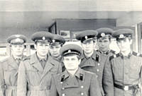 слева направо Бондаренко, Роговцев, Алексеев, Щетина, Меженцев, сержантов фамилии не помню (1971 г.)