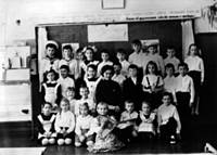 8 марта 1974 г. 1 "В" класс.